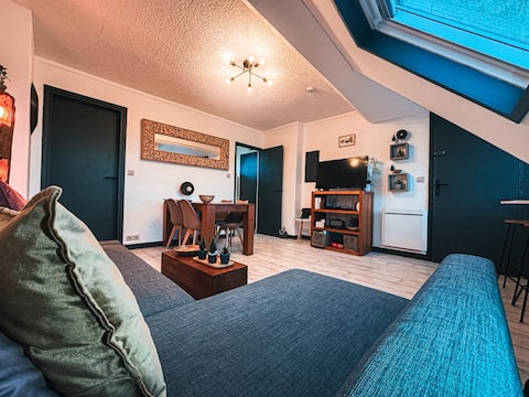 Top performing Airbnb: Sea view | Cozy apartment | Beach 20 m away in Ambleteuse