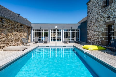 Exceptional 12/14 gite with heated pool