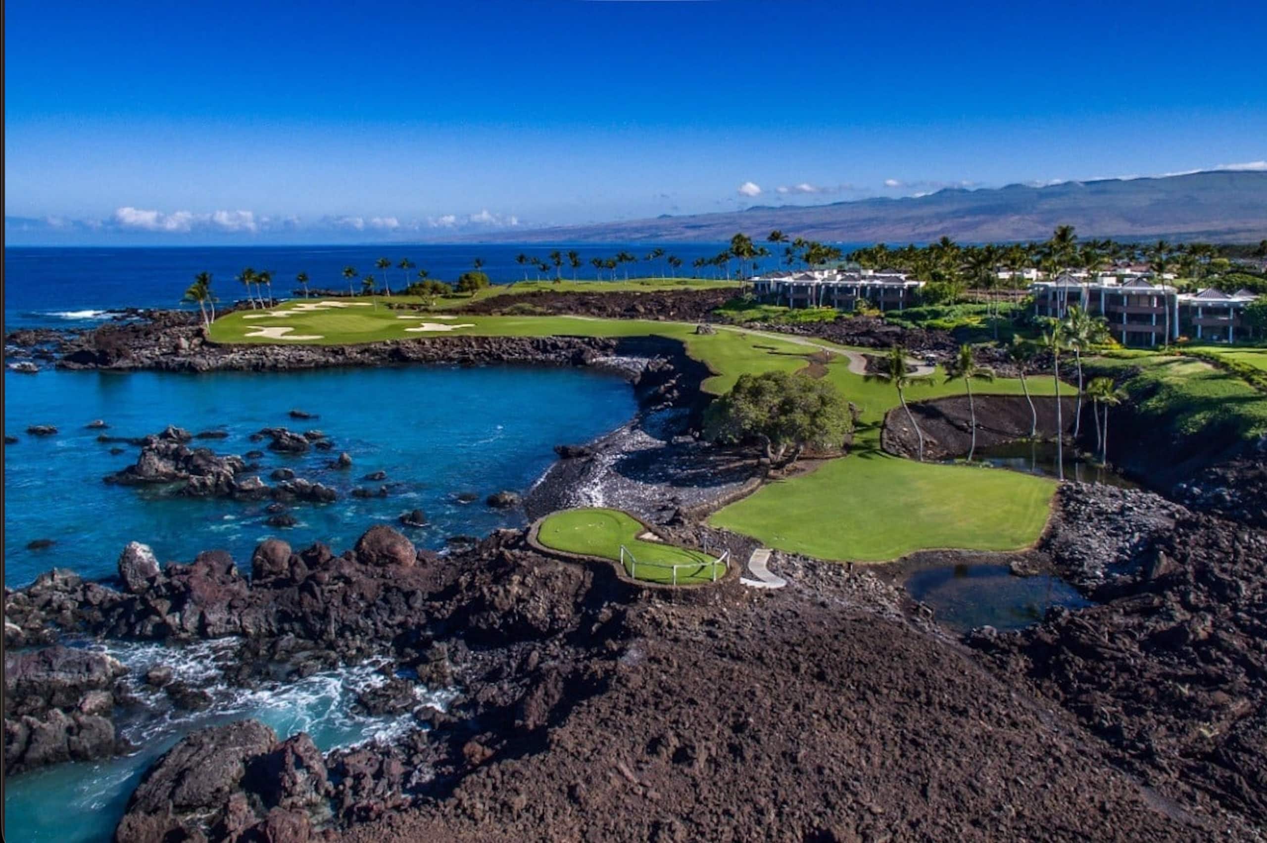 Condo in Waimea · ★4.88 · 2 bedrooms · 4 beds · 2.5 baths - Image 51