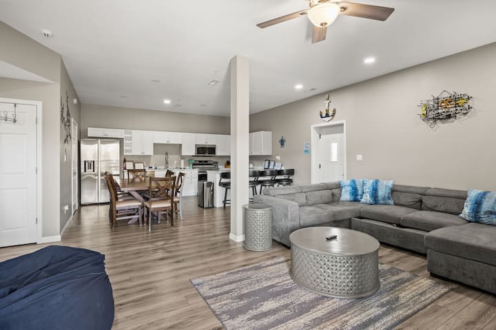Lake Of The Ozarks! Vacation Condo On The Strip-b - Lake Ozark, MO