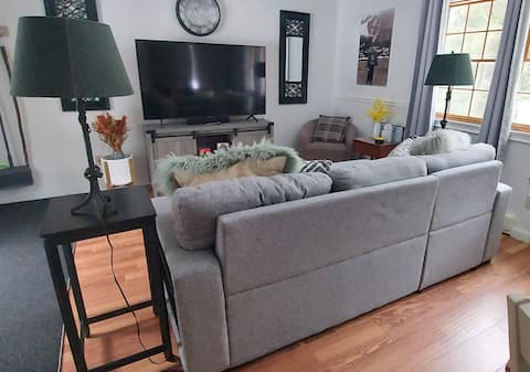 Successful Airbnb property: Jareds Place. quaint home, nature, and your escape in Glens Falls