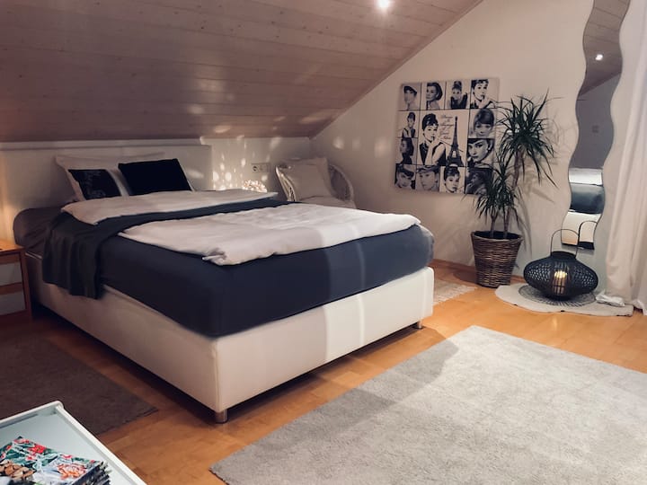 เปลี่ยนจากห้องเด็กเป็นห้องสำหรับผู้ใหญ่
เตียงกว้าง 140 ซม. 