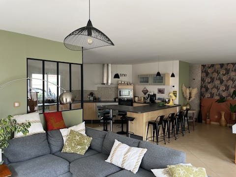 3 bedroom house with garden and pool