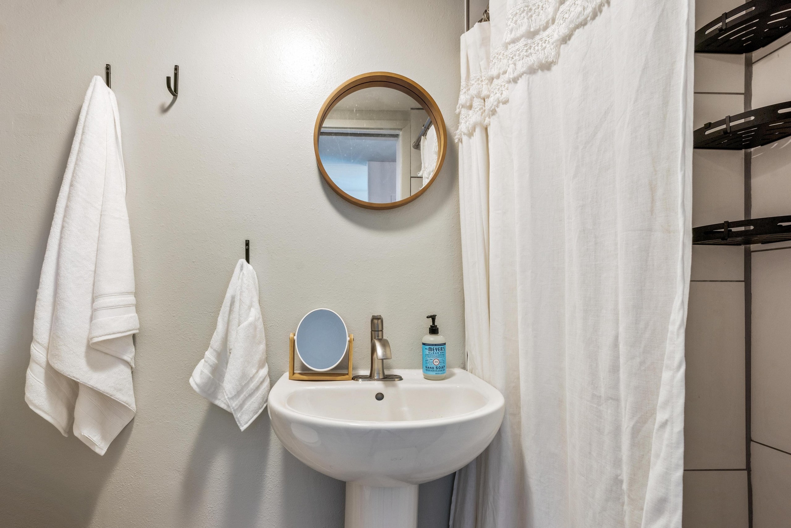 Condo in Kailua-Kona · ★4.58 · 1 bedroom · 2 beds · 1 bath - Image 17