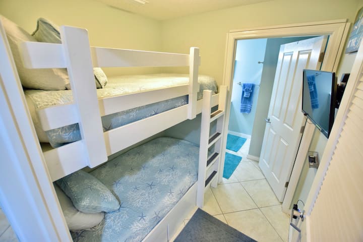 Destin West Gulfside # 605 ：双层床房