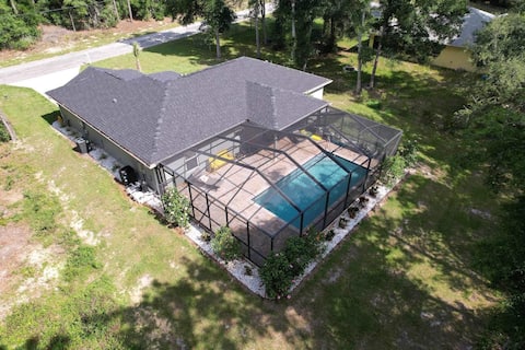 Heated Pool, Cheerful dog friendly, 3 bedroom