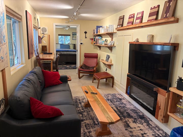 Sierra Foothills River Retreat - California
