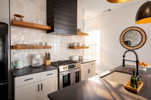 Whiskey Neat - WFH-Ready Designer Gem w/ King Bed