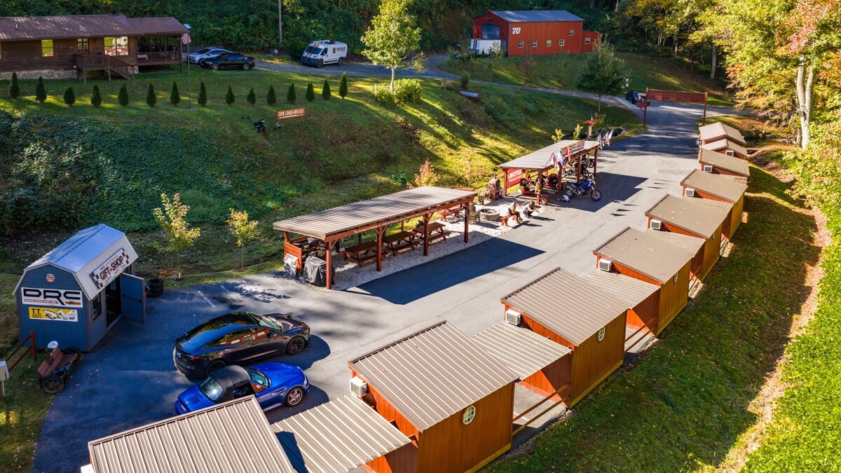 Dragon racers camp /room 46 in Robbinsville, North Carolina
