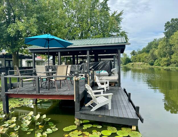 Anchor Bend Bungalow on Indian Lake + Waterfront