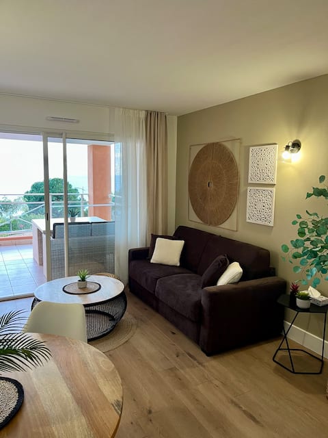 Propriété Airbnb réussie: Superb apartment in residence with pool à Ajaccio