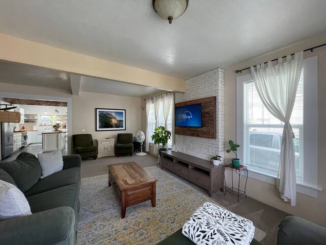 Sunlit Surf House- 4BR | Downtown | Walk to beach gallery image 2