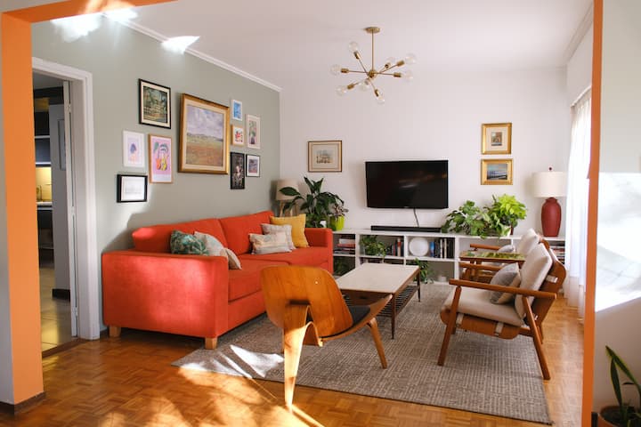 Hermoso Piso Céntrico Con Calefacción Y Garage - Uruguay