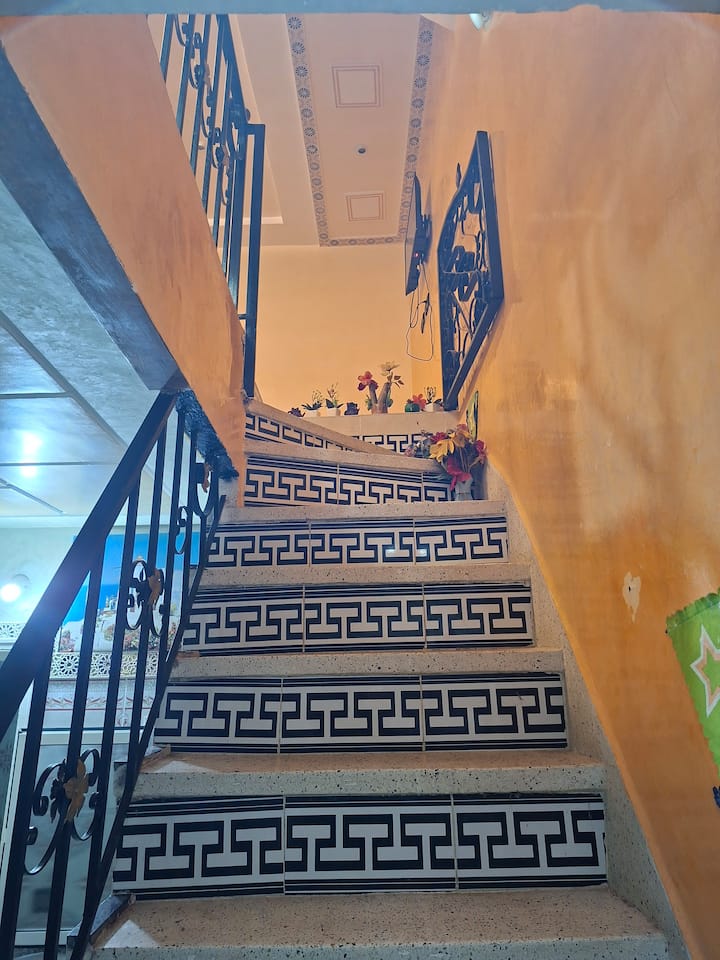 Petite Maison Bien Placée Proche De La Porte Bleu - Fez
