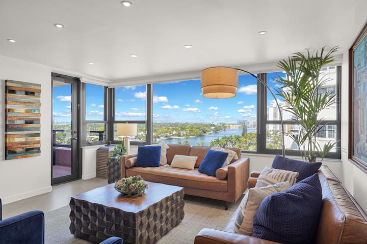 Entire Beachfront Condo With Hotel Amenities - South Beach, FL