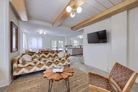 Delightful Small Town Escape — Sauna & Parking