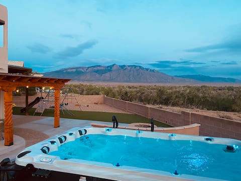 Casa Del Rio, Mountain Views & Riverfront Getaway!