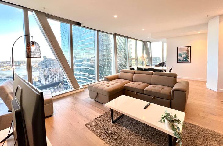 Stylish Escape Wide view 3B2B Apt Pool & Gym gallery image 2