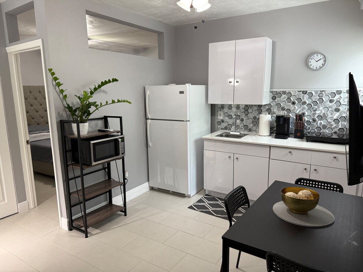 Top performing Airbnb: Excellent Studio at prime location in Pembroke Pines