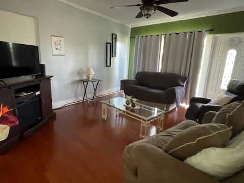 Popular Airbnb listing: Clean, Private Full Apt. Ideal/Nurses-7 min Phoebe in Albany