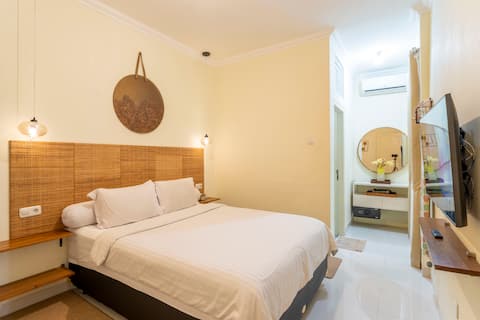 2 BR near UGM | 7 Guests | Siji Plemburan Unit 1