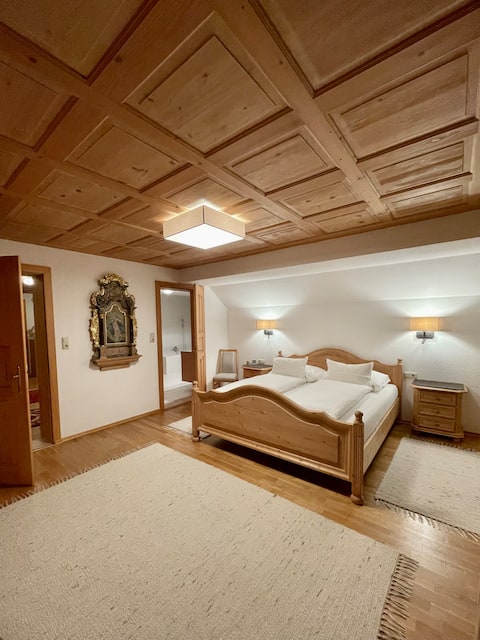 Spacious hidden pearl | sunny panoramic balcony