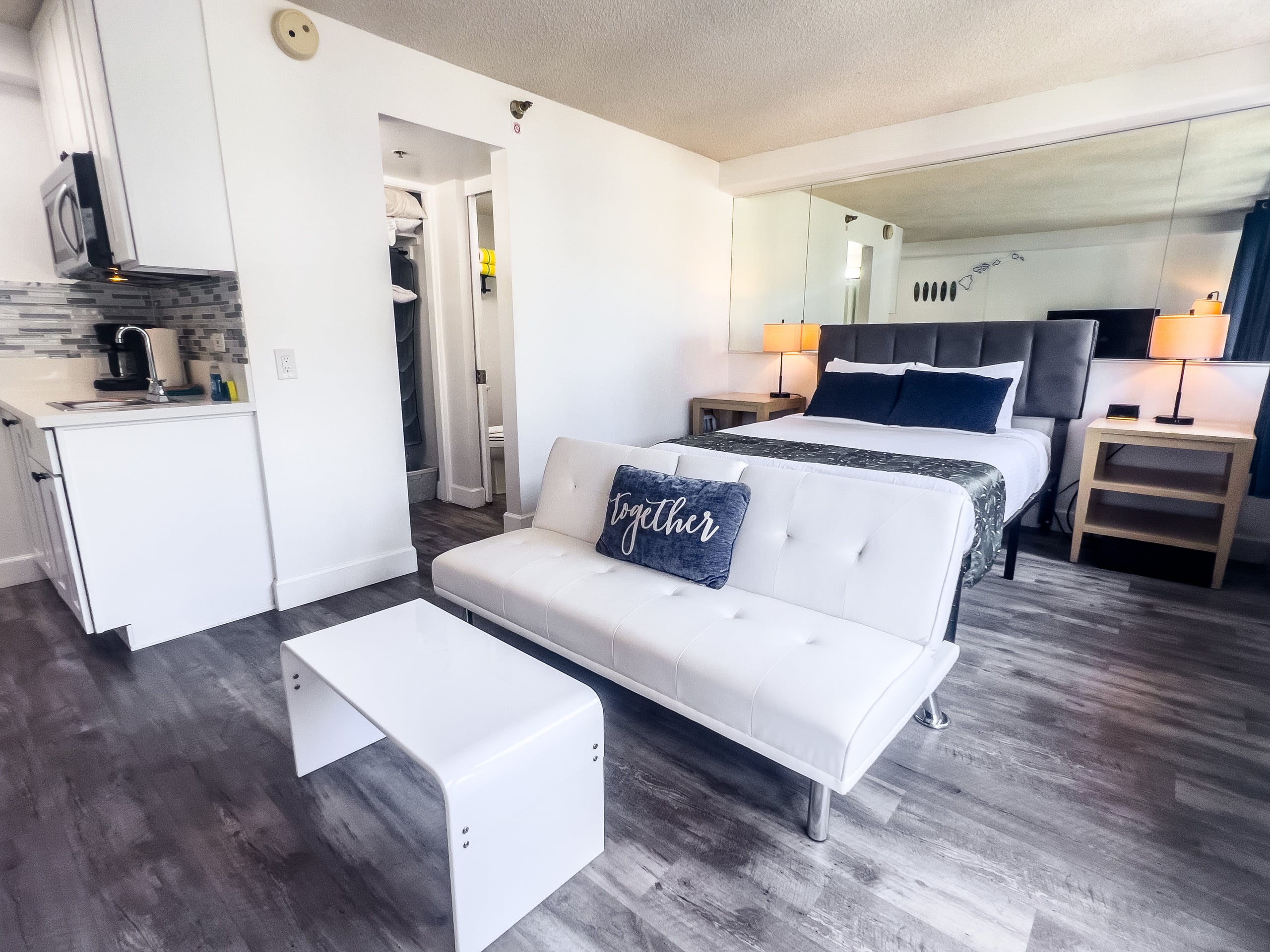 Condo in Honolulu · ★4.87 · Studio · 1 bed · 1 bath - Image 33