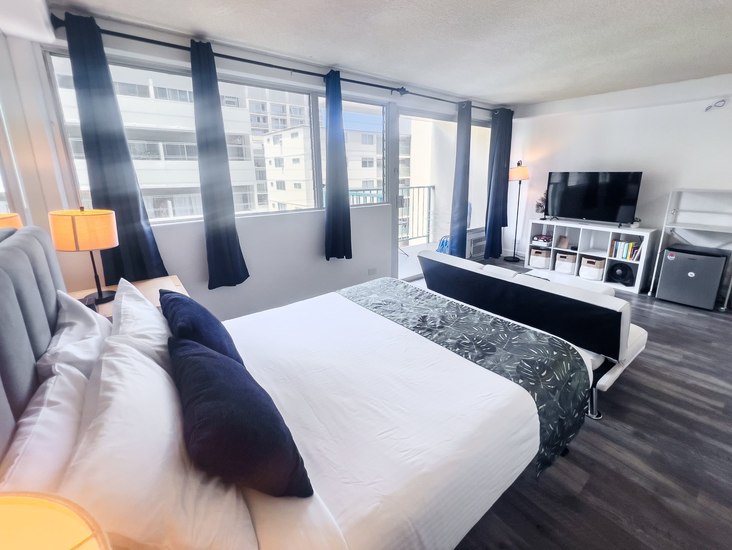 Condo in Honolulu · ★4.87 · Studio · 1 bed · 1 bath - Image 29