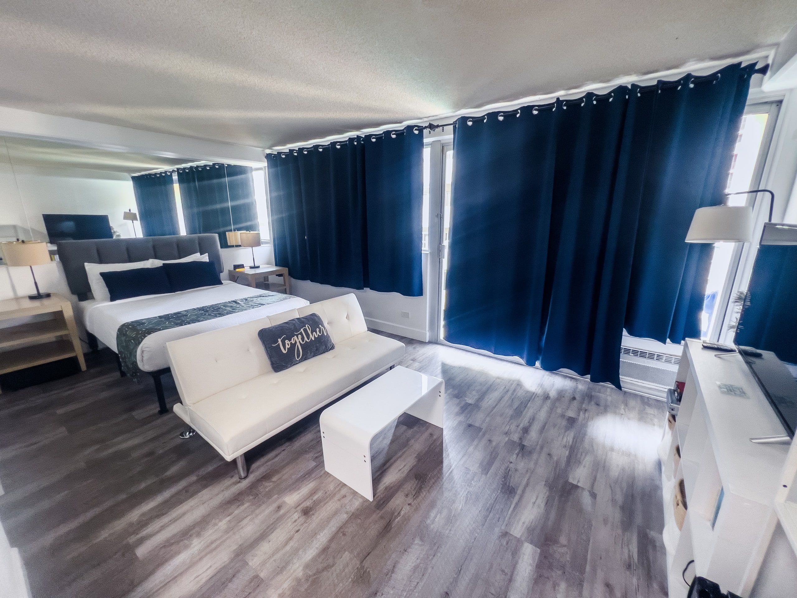 Condo in Honolulu · ★4.87 · Studio · 1 bed · 1 bath - Image 8