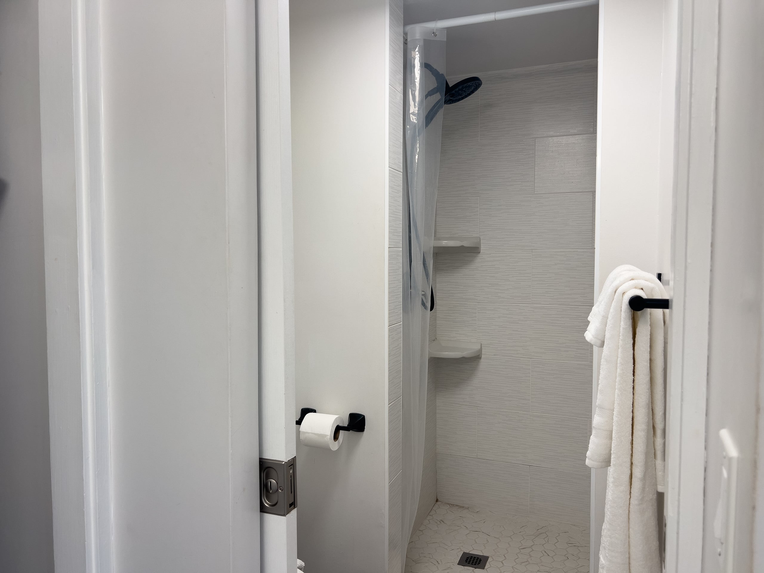Condo in Honolulu · ★4.87 · Studio · 1 bed · 1 bath - Image 20