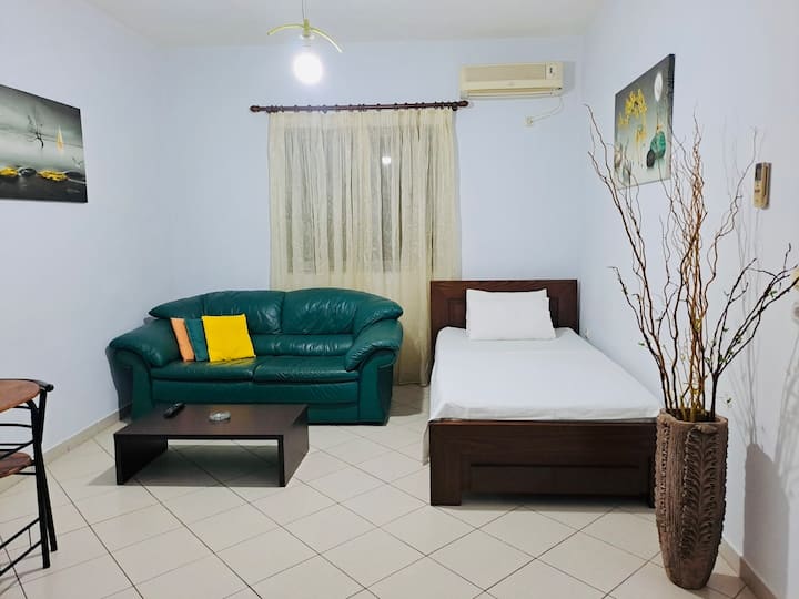 Cozy 2-room Apartment With Free Parking & Yard - Sarandë