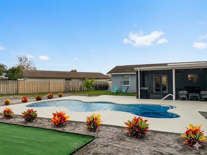 Melbourne Home W/king Beds, Heated Pool, 10 Mins To The Beach And Near Usssa! - Melbourne, FL