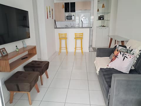 Top Airbnb: Barra, Spacious Apartment, Pool, 5 Minutes from Carnival! em Salvador