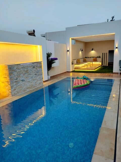 Beautiful villa with swimming pool