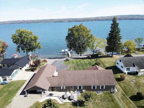 Lakefront Luxury | Hot Tub • Theatre • Game Room