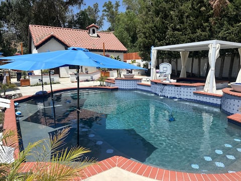 Authentic Mexican Casita, Pool, Spa, Fire, WIFI
