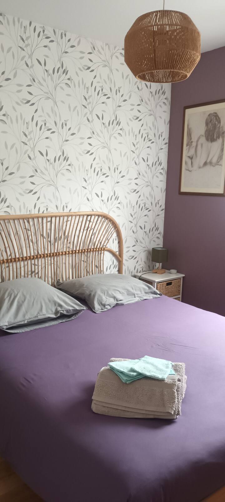 緑豊かな環境にある快適で静かな客室。
2つのマットレスが別々に置かれた160cmのベッドは、とても快適です。