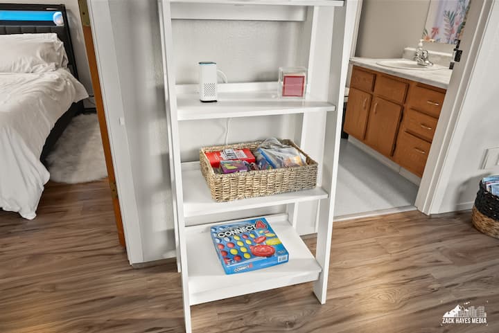 Modern & Chic 1 Bedroom Apartment
*New Linens!* - Anchorage