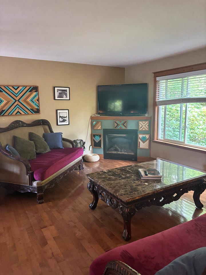 Cheerful 3- Bedroom Family Home In Squamish - Squamish