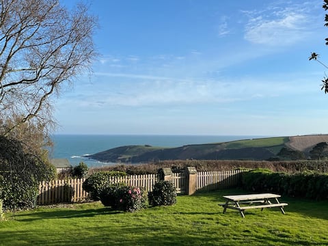 Coastal, log burner, large garden, walk to beach