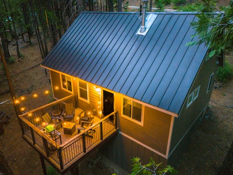 Modern-Chic Cabin, 10 min to Lassen Visitor Center