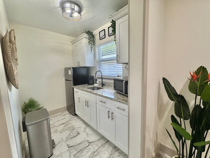 Kary’s Oasis Near Midtown Guest Suite - Tampa