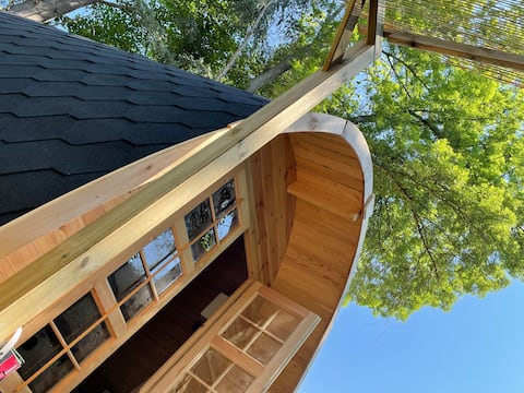 Log Cabin-Deluxe-Ensuite with Shower-Woodland view