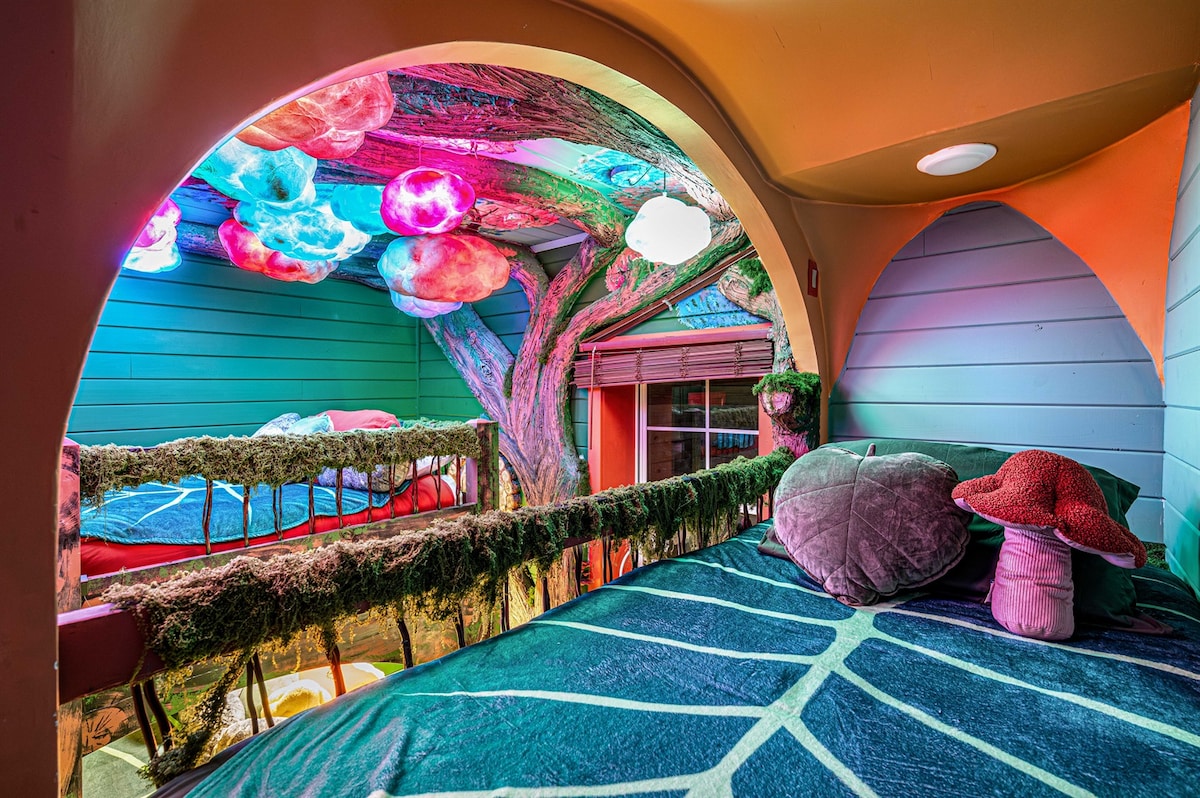 Magic Bunk Rm|A+ Outdoor Space|Pool|Theater|Arcade