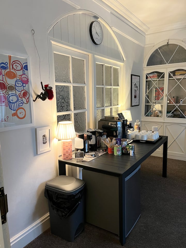 Charming Family Room - Bowness-on-Windermere