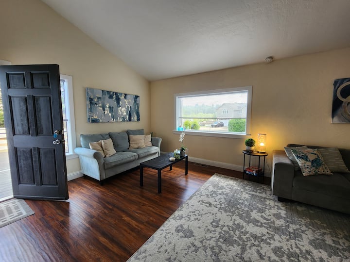 Cheerful 4-bedroom Home In The Woods - McKinleyville, CA