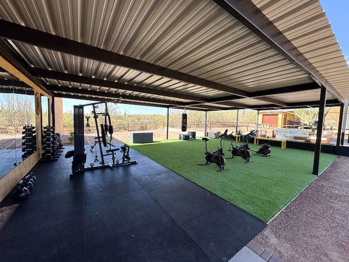 Pickleball + Hot Tub + Pool + Gym + Sauna + Mini Golf + ...