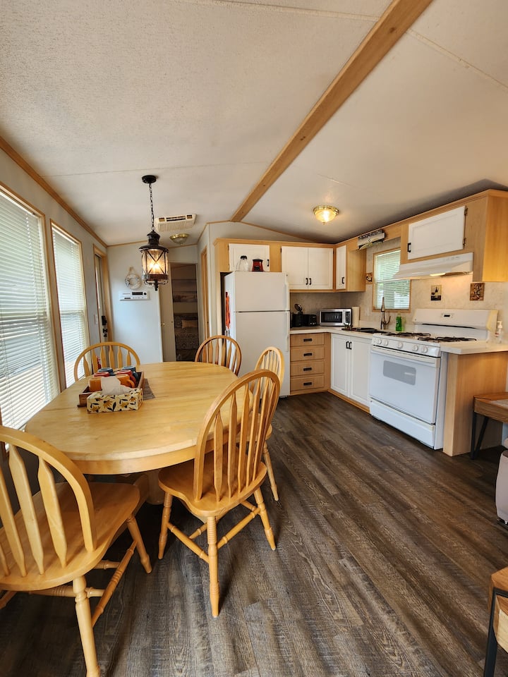 Fun Family Escape @ Sherkston Resort-beach 1 Min - Port Colborne