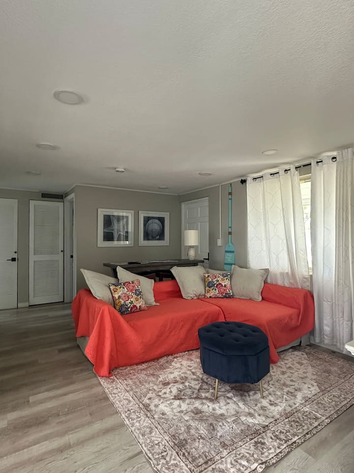 Coastal Retreat | Miles From The Beach & Dining! - Englewood, FL