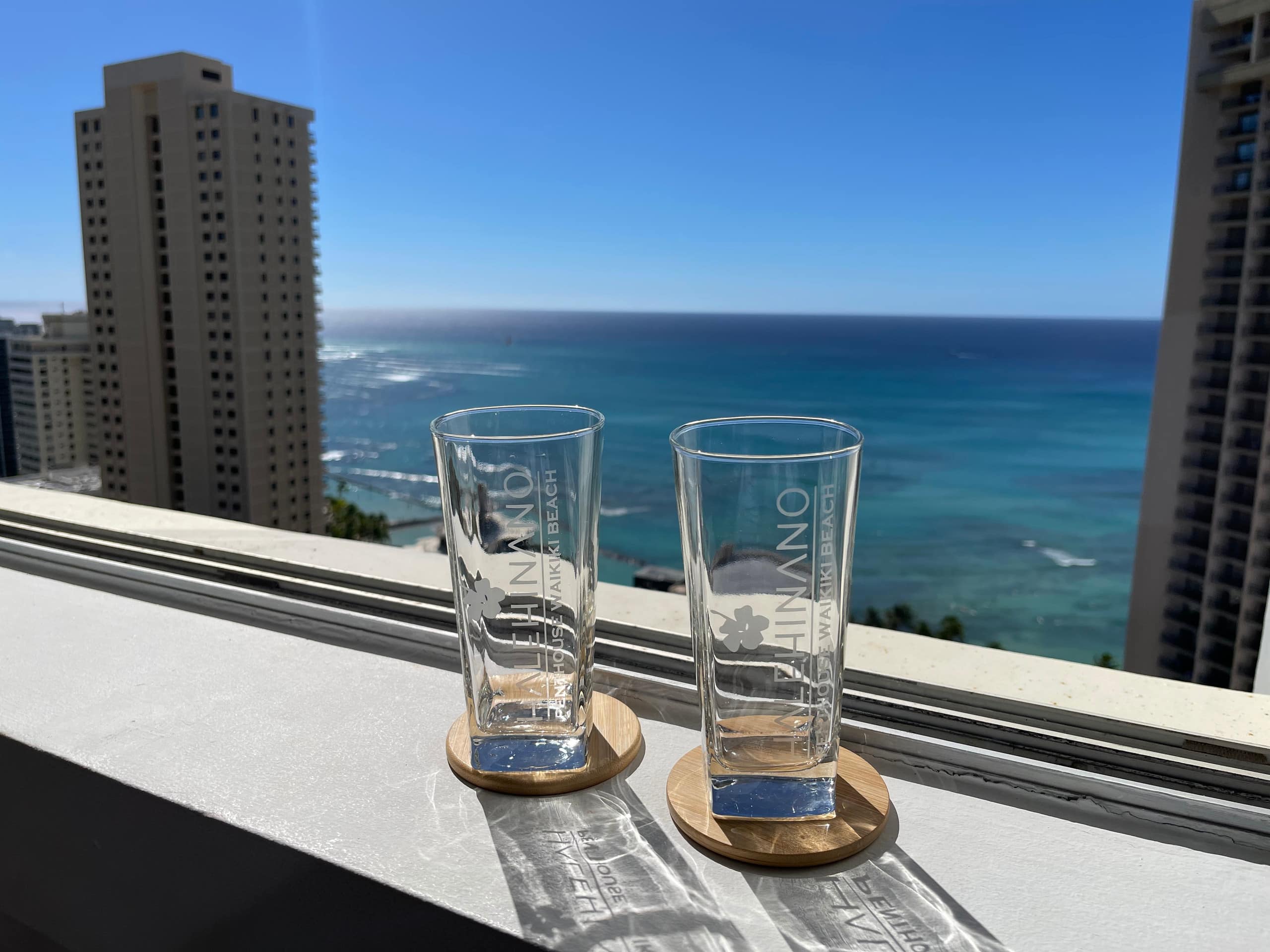 Condo in Honolulu · ★4.91 · 1 bedroom · 2 beds · 1 private bath - Image 6